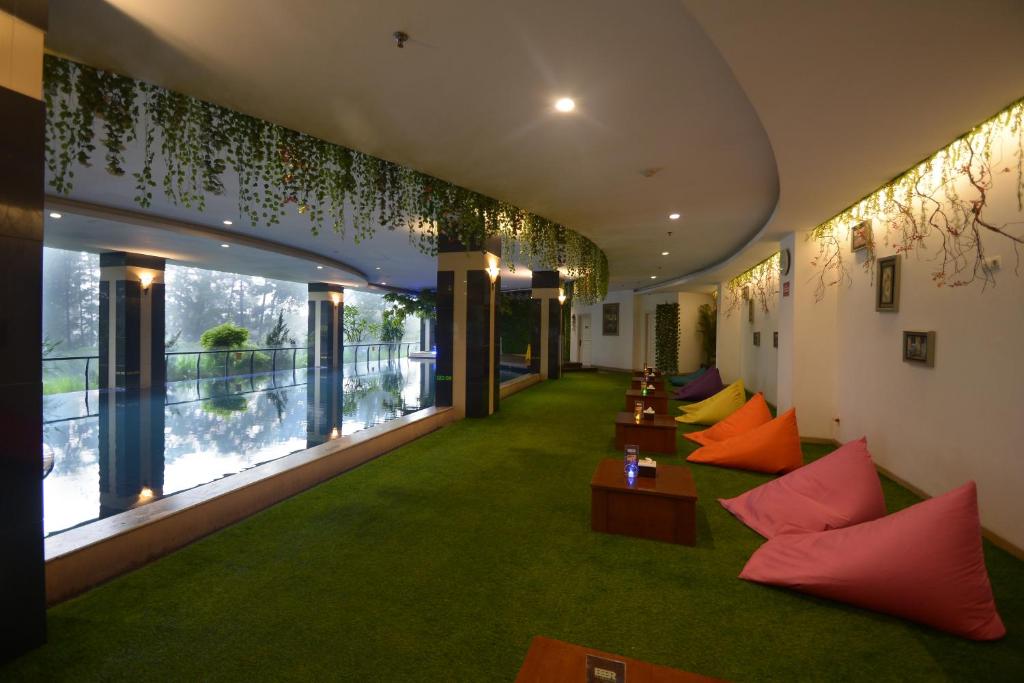 Posezení v ubytování Grand Savero Hotel Bogor