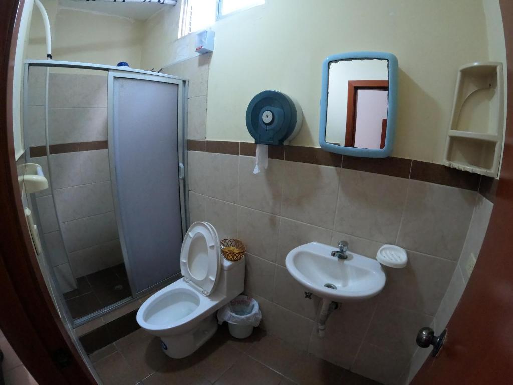 Koupelna v ubytování Hostal El Naufrago 1