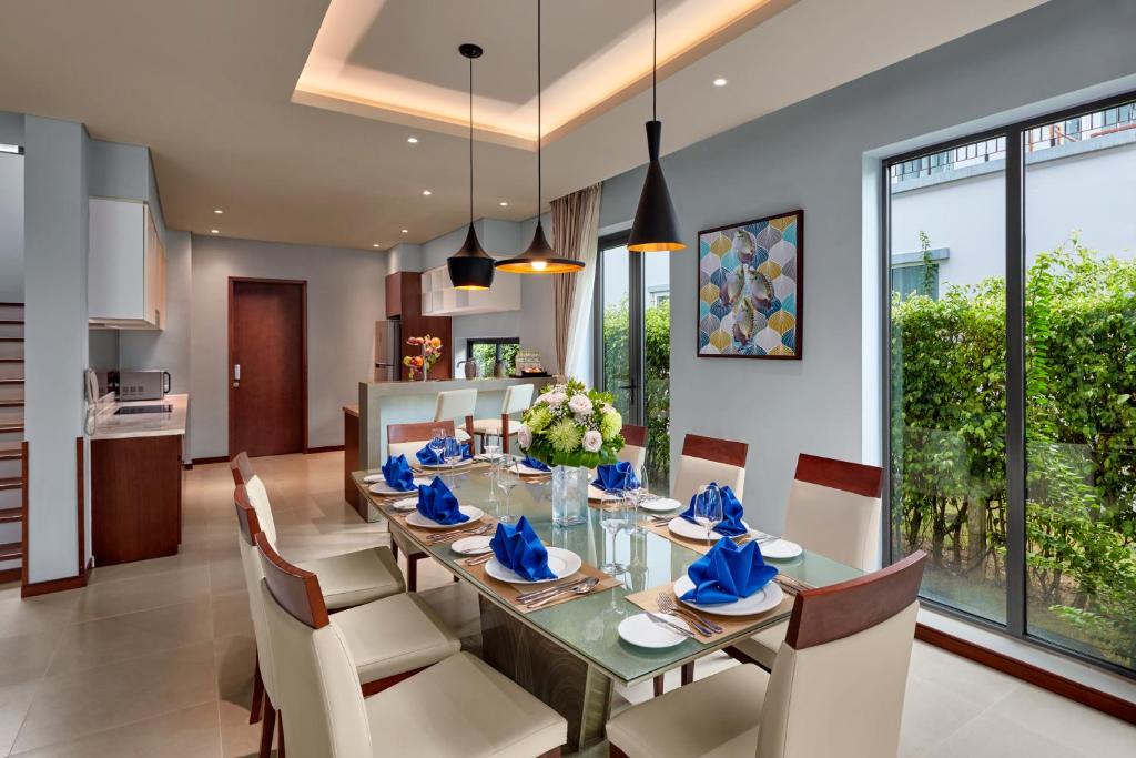 Biệt Thự 4 Phòng Ngủ Có 1 Giường Cỡ King Và 6 Giường Đơn - Ban Công/Hồ Bơi Riêng