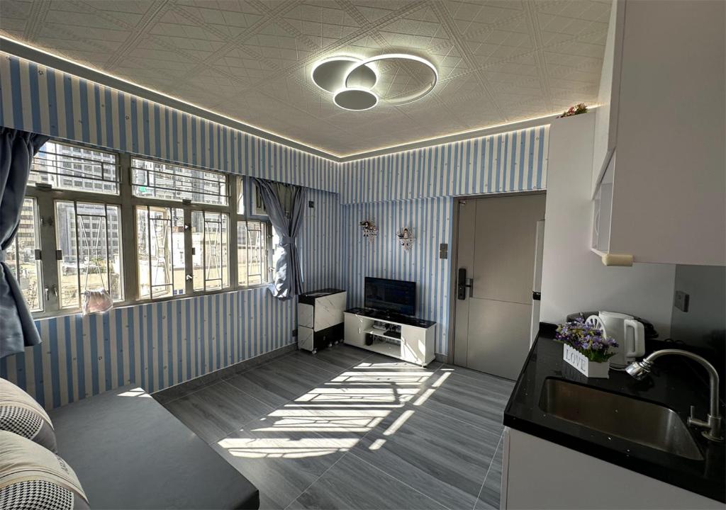 Postel nebo postele na pokoji v ubytování 3BR Romantic apt, 2mins MTR, 8pax