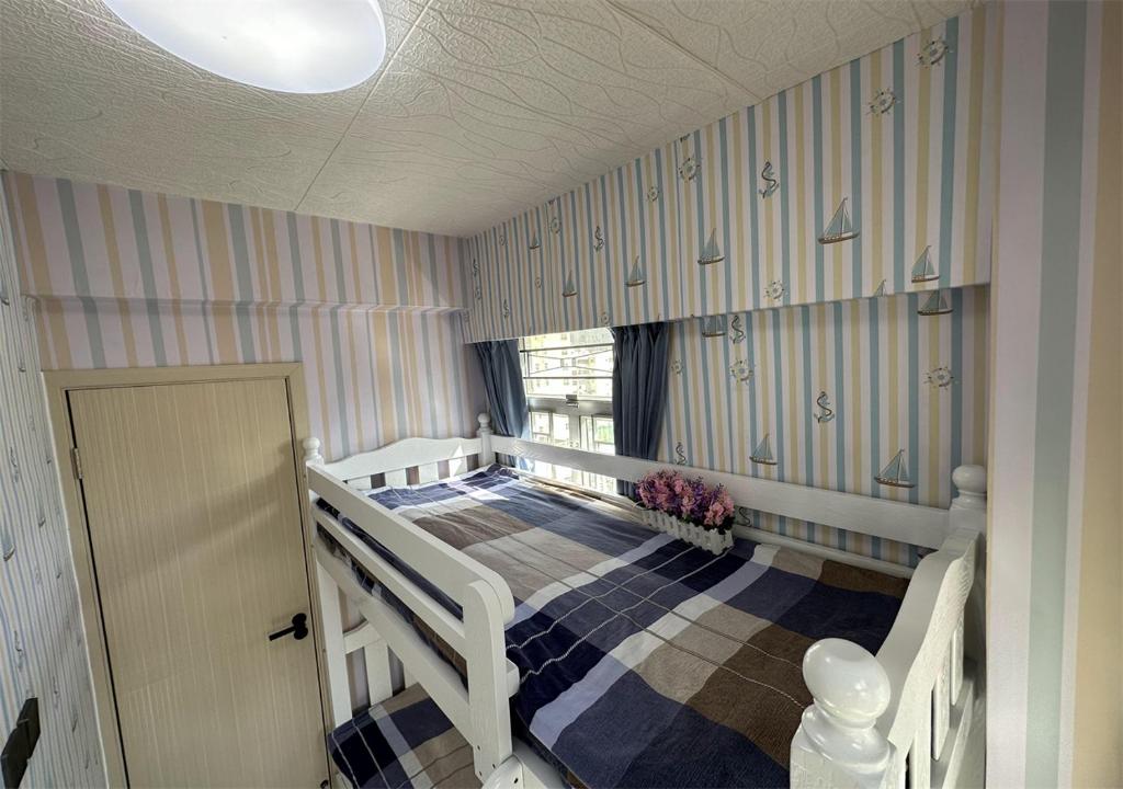 Postel nebo postele na pokoji v ubytování 3BR Romantic apt, 2mins MTR, 8pax
