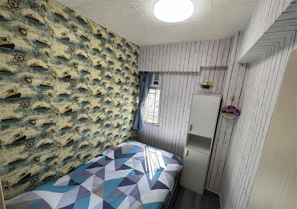 Postel nebo postele na pokoji v ubytování 3BR Romantic apt, 2mins MTR, 8pax