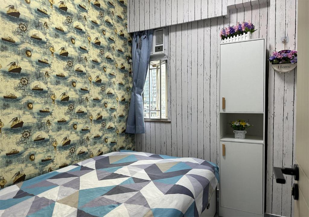 Postel nebo postele na pokoji v ubytování 3BR Romantic apt, 2mins MTR, 8pax