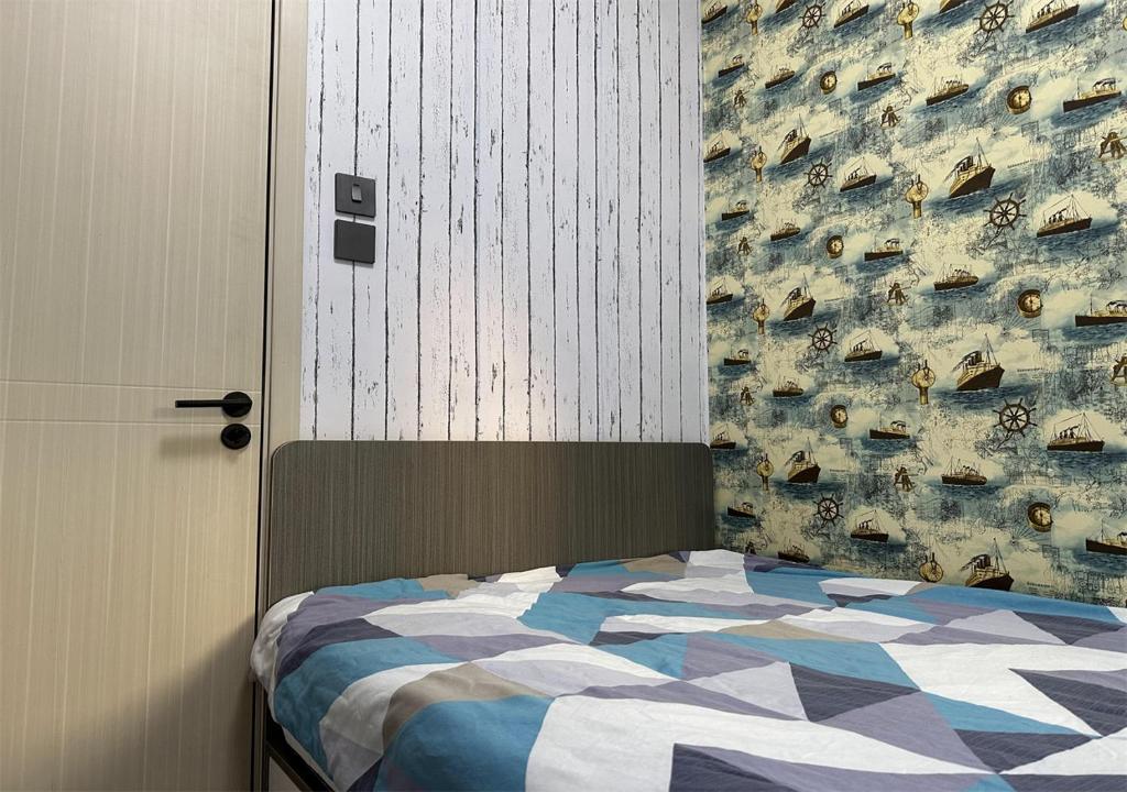 Postel nebo postele na pokoji v ubytování 3BR Romantic apt, 2mins MTR, 8pax