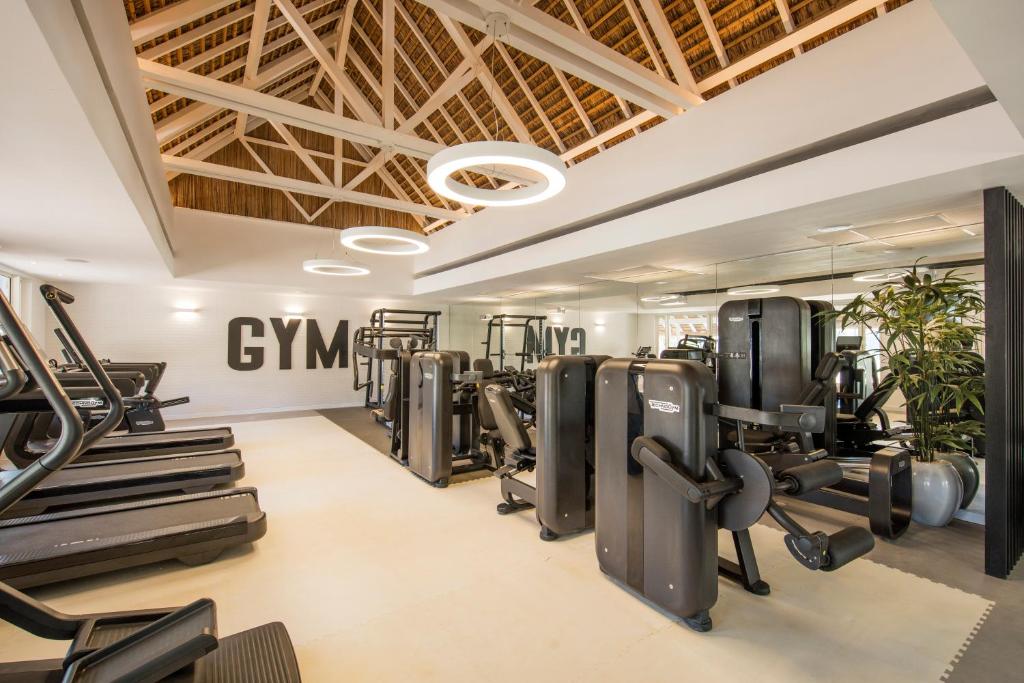 Fitness centrum a/nebo fitness zařízení v ubytování LUX* Grand Gaube Resort & Villas