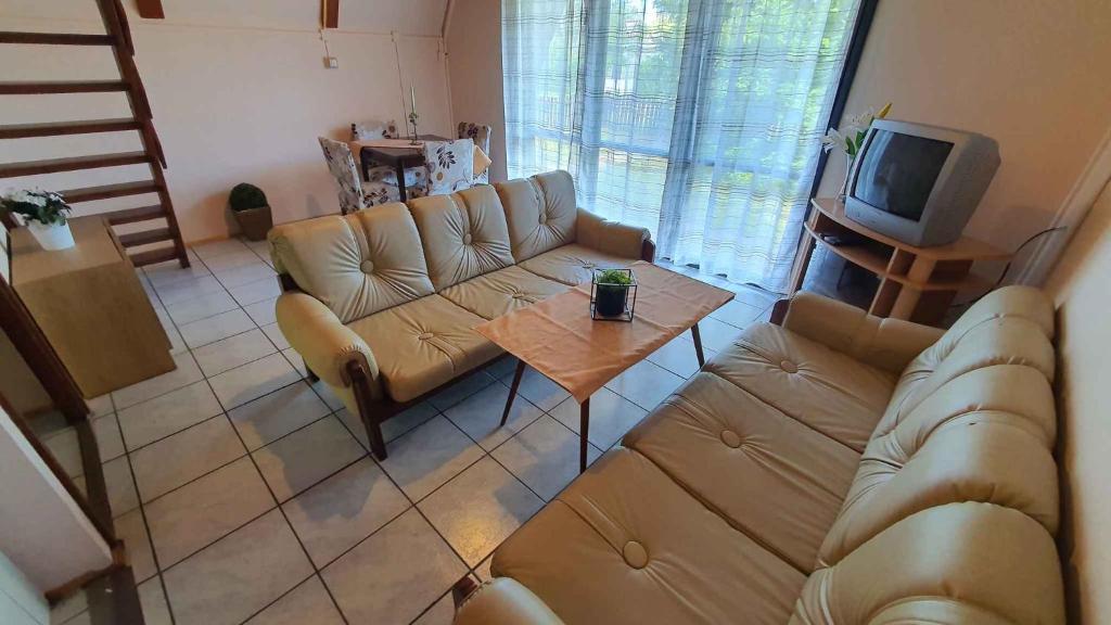 Posedenie v ubytovaní Holiday home in Balatonmariafürdo 43118