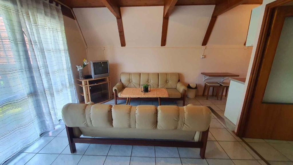 Posedenie v ubytovaní Holiday home in Balatonmariafürdo 43118