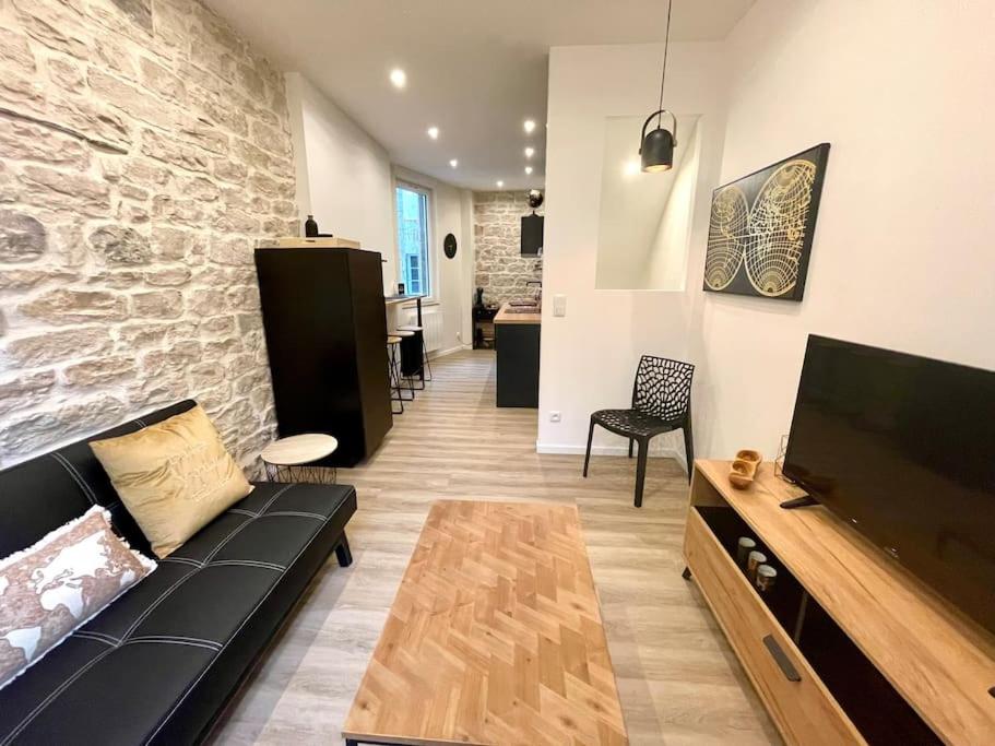 Χώρος καθιστικού στο APPARTEMENT 1 CHAMBRE AVEC ENTREE INDIVIDUEL