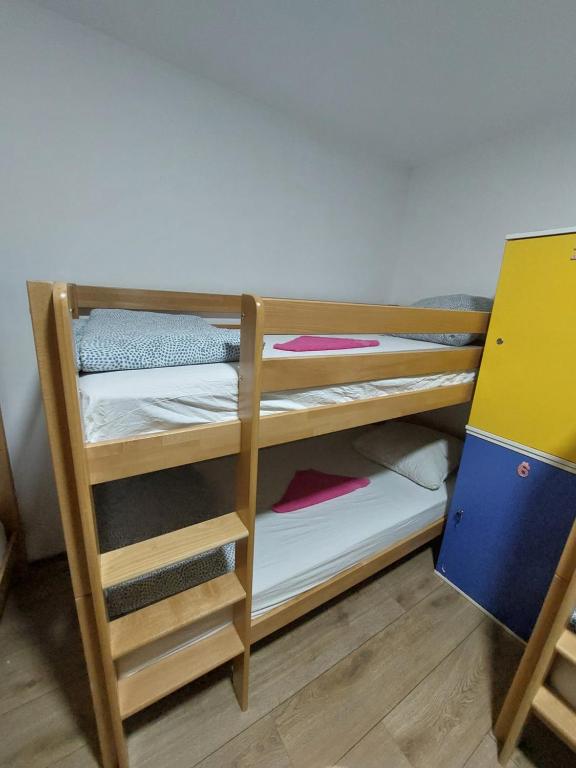 Postel nebo postele na pokoji v ubytování Hostel Inn Downtown