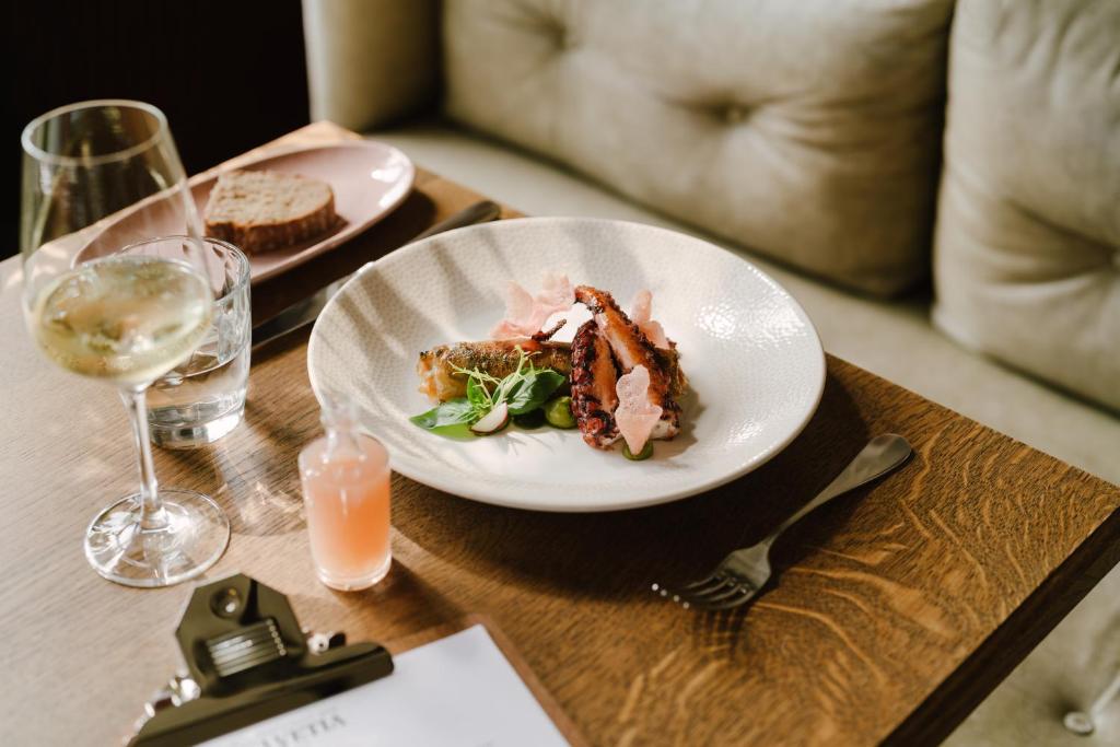 Boutique & Art Hotel Helvetia - Resim 40