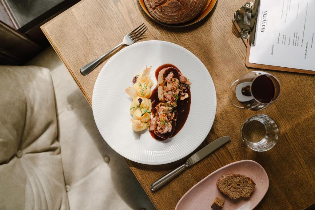 Boutique & Art Hotel Helvetia - Resim 35