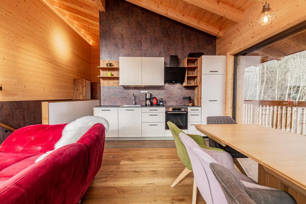 A kitchen or kitchenette at Chalet Dinkel in Niedernsill