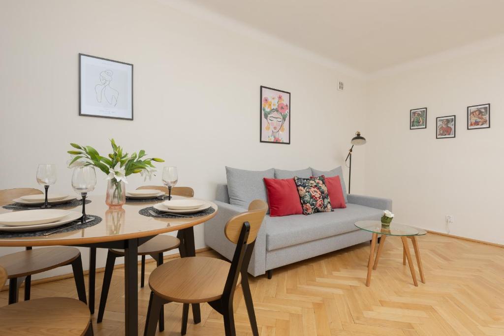 Posedenie v ubytovaní Białe Aleje Mokotów Apartment Metro by Noclegi Renters