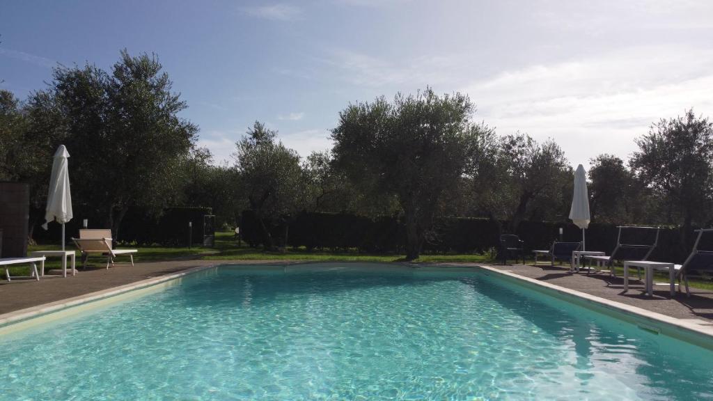 Bazén v ubytování Agriturismo I Due Casali nebo v jeho okolí