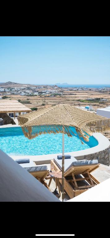 Bazén v ubytování Diamond Of Mykonos nebo v jeho okolí