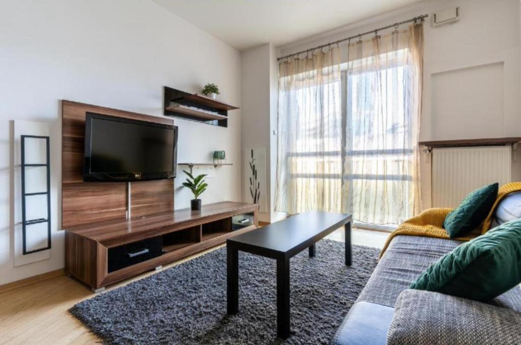 Fotografia z galérie ubytovania Close-Golden Apartments Warsaw - Big and Bright Apartment in Platinum Towers- Browary- Grzyb61A vo Varšave