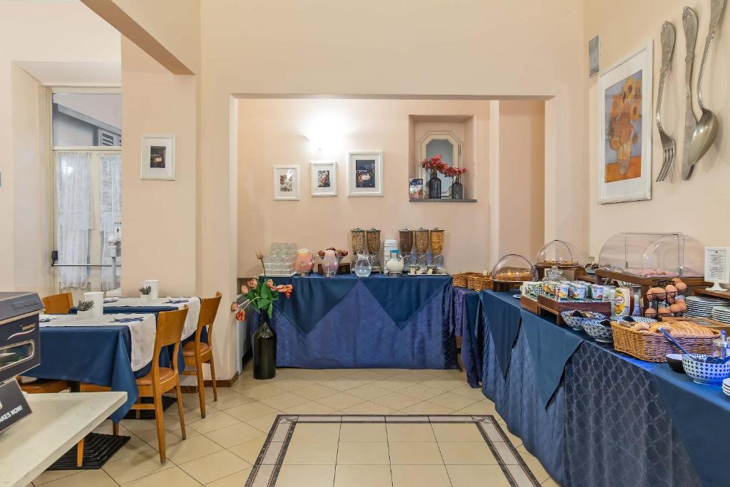 Jídlo v hotelu nebo okolí