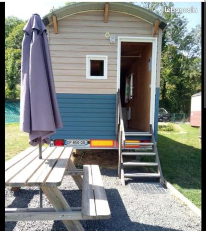 Fotografia z galérie ubytovania Logement insolite au cœur de l'Auvergne v destinácii Rochefort-Montagne