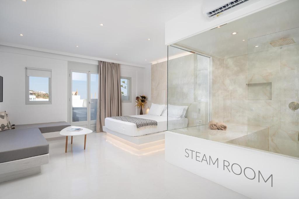 Ένα μπάνιο στο Cycladic Suites & Spa