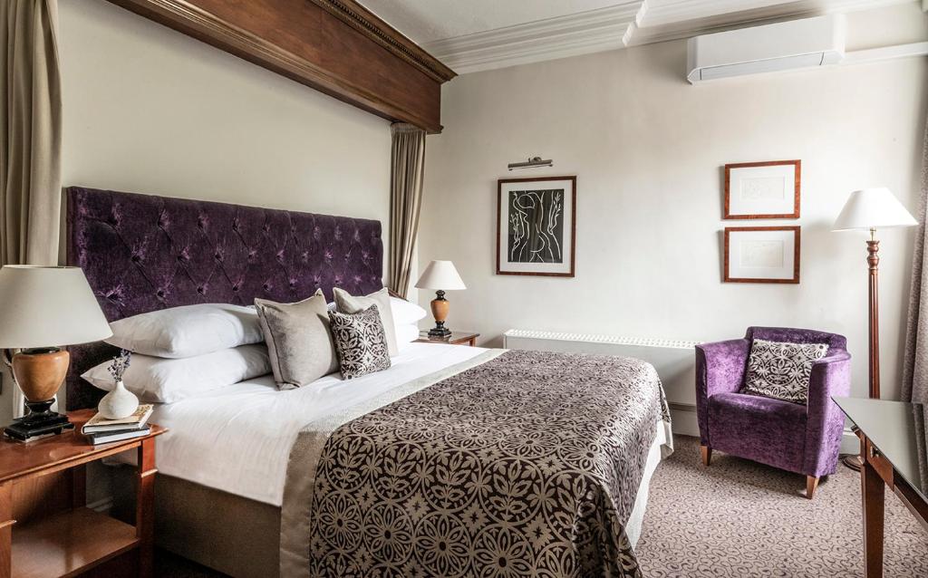 Brandshatch Place & Spa - 