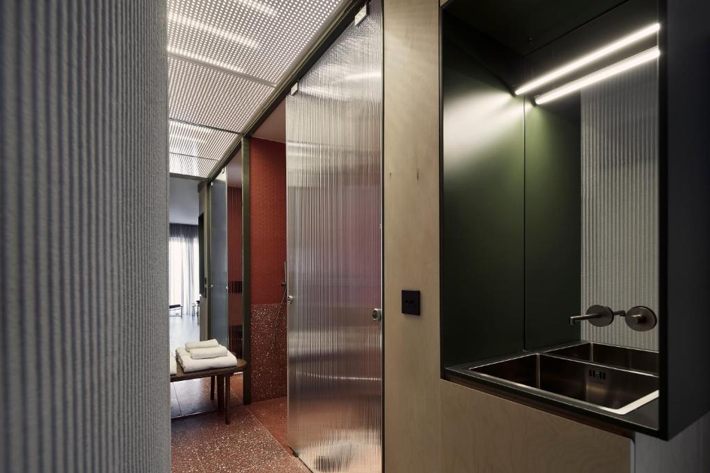 The Newel Metaxourgeio - Resim 18