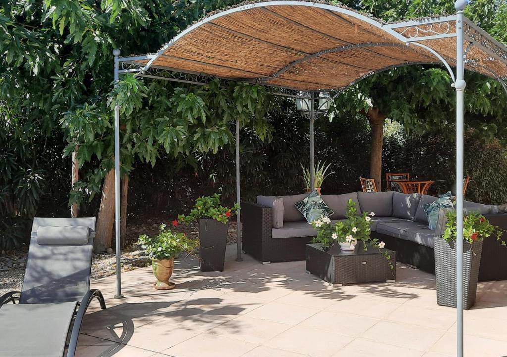 Vonkajšia záhrada v ubytovaní Echappée en Provence Appartement Mont Mirail