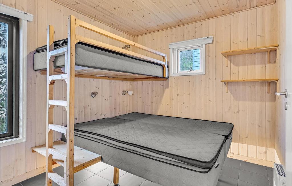 Postel nebo postele na pokoji v ubytování Cozy Home In Hanstholm With Wifi