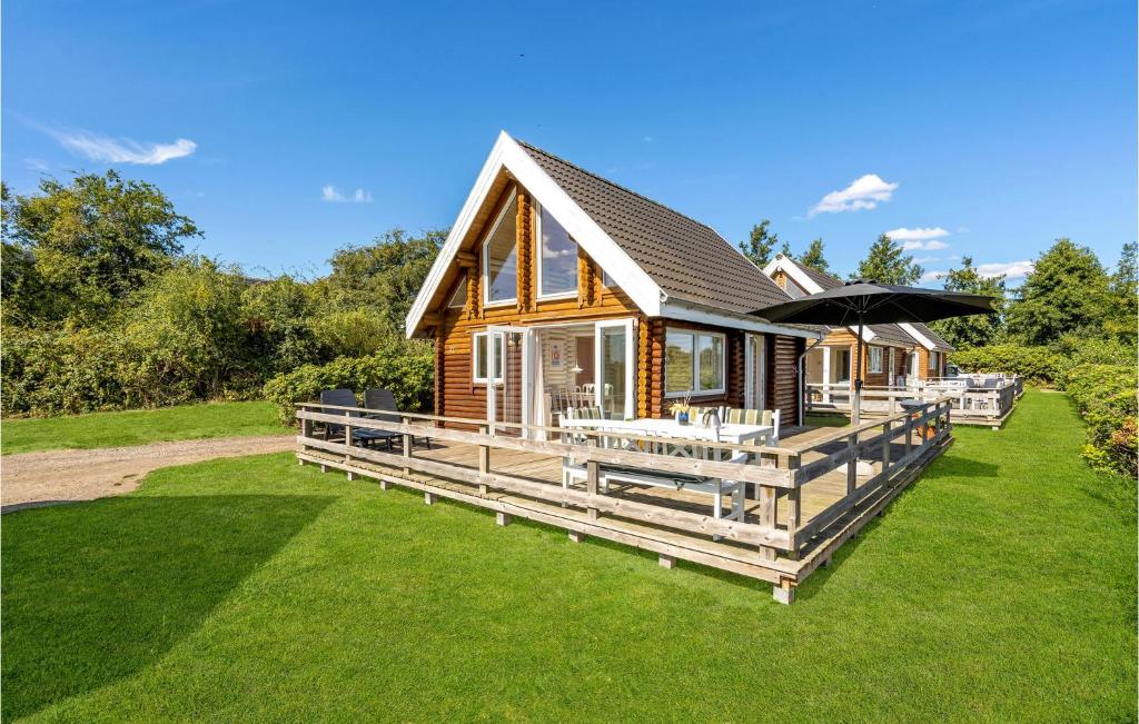 Zahrada ubytování Pet Friendly Home In Tranekær With Wifi