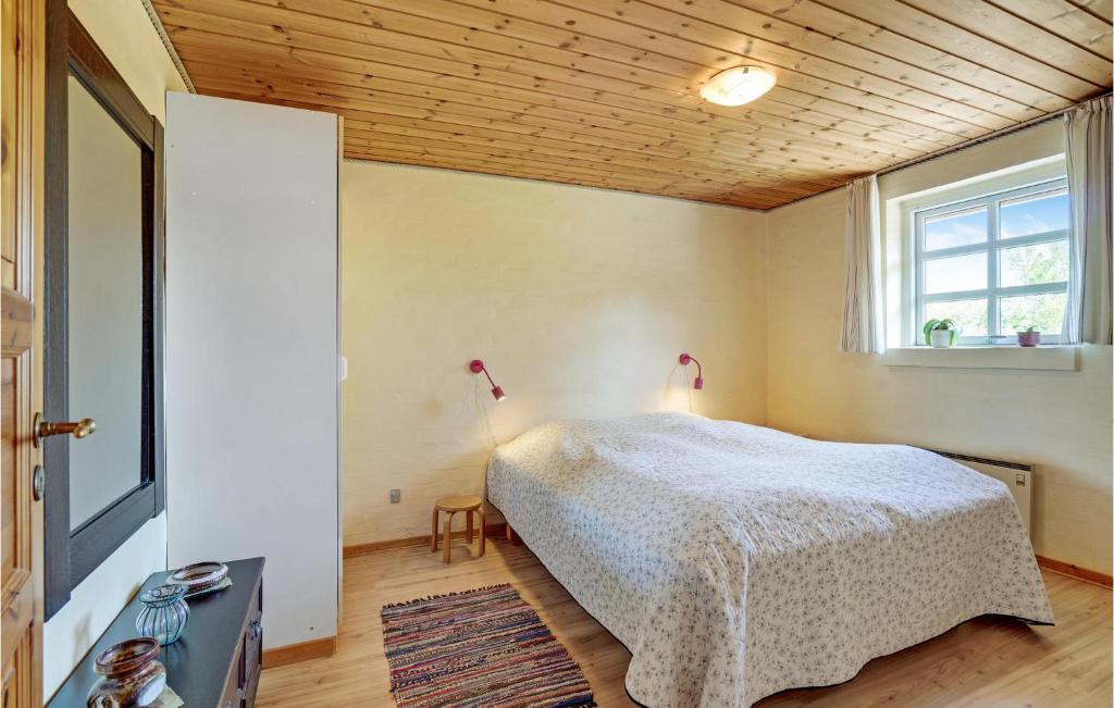 Postel nebo postele na pokoji v ubytování Stunning Home In Ulfborg With Kitchen