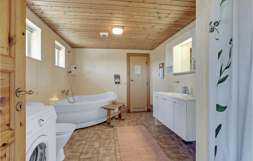Postel nebo postele na pokoji v ubytování Stunning Home In Ulfborg With Kitchen