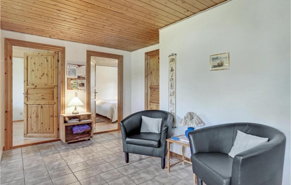Posezení v ubytování Stunning Home In Ulfborg With Kitchen