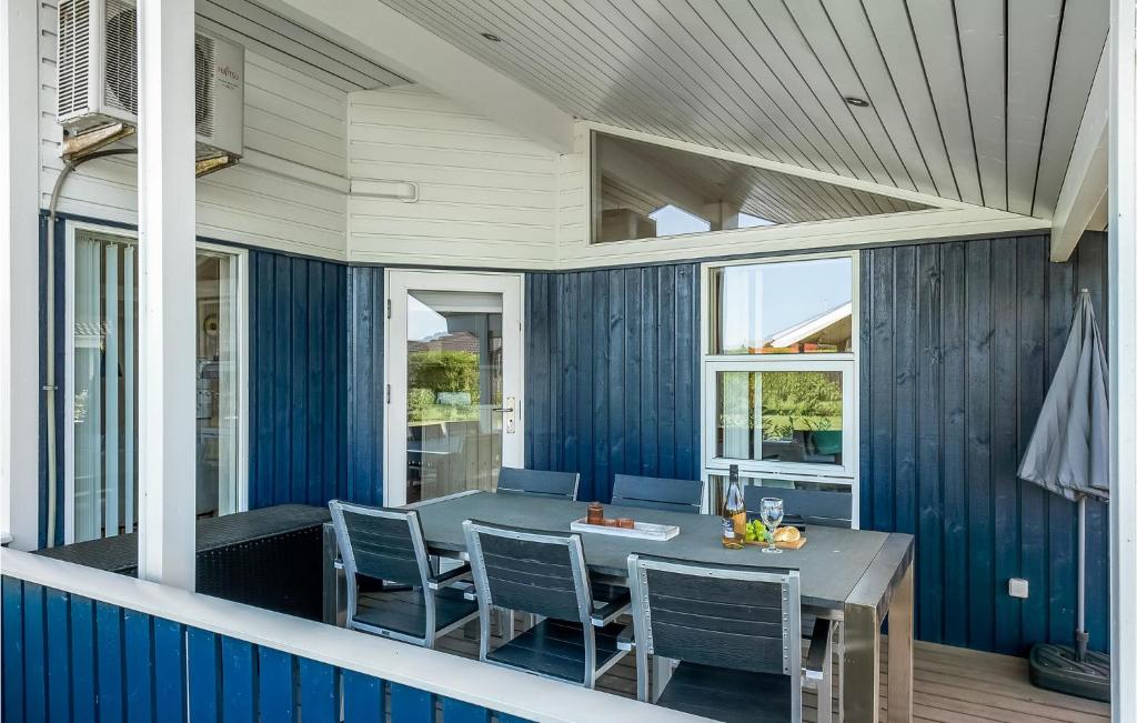 Balkón nebo terasa v ubytování Holiday Home Pøt Strandby Juelsminde V Denmark