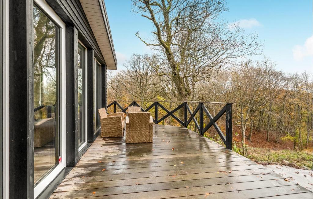 Balkón nebo terasa v ubytování Pet Friendly Home In Gistrup With Sauna