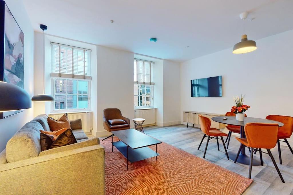 20 Bath Street Central Apartments 11, Glasgow, UK