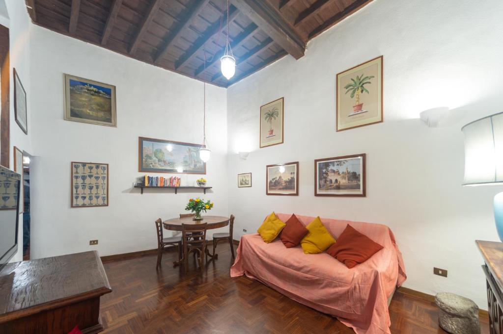 Posedenie v ubytovaní Cartari, Renaissance flat a few steps from piazza Navona and Vatican