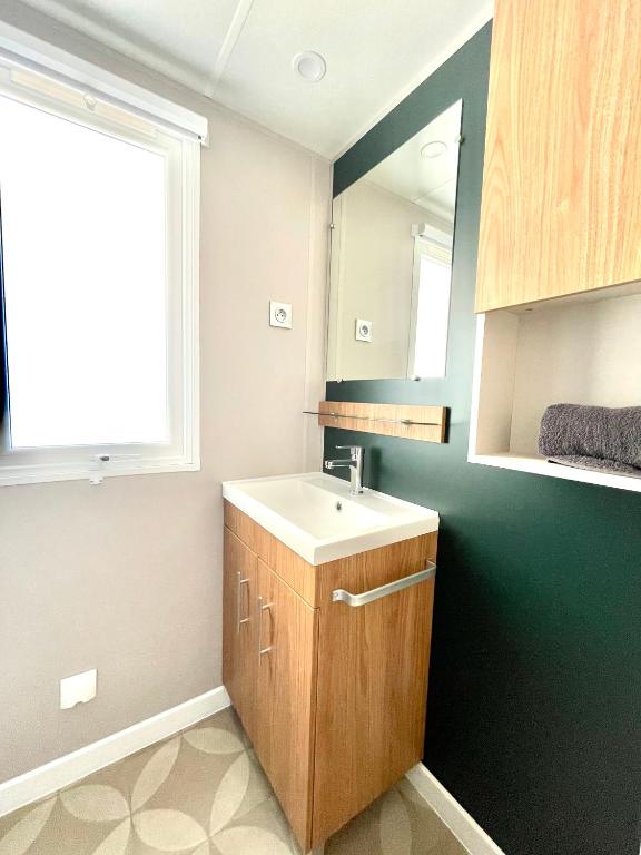 Kuchyň nebo kuchyňský kout v ubytování Camping le lac des rêves L'ABRIZEN