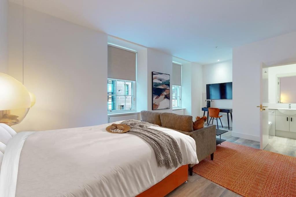 20 Bath Street Central Apartments Studio 1, Glasgow, UK