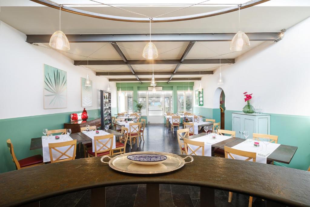 Restaurace v ubytování Riva di Palo Resort