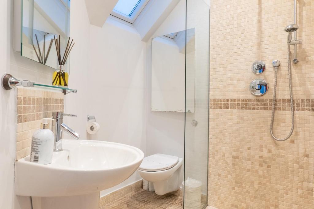 The Old Coach House- luxury Harrogate Home Detached Quite Stylish whole house short walk from the Conference- town centre 7