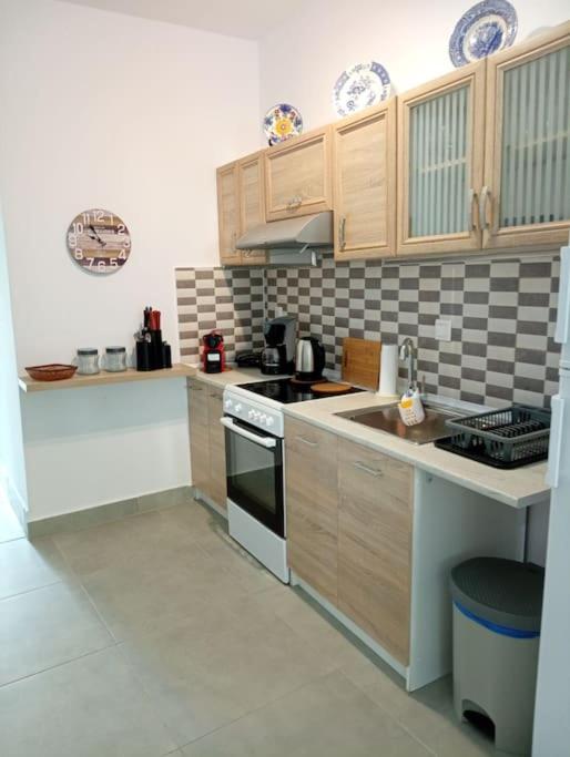 Downtown Apartment With Private Parking - Housity