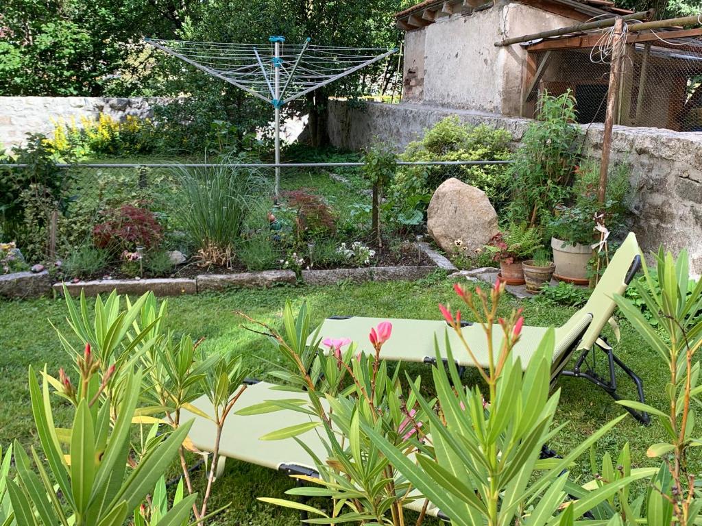Een tuin van Casa Restelli OG - nahe Andermatt Gotthard