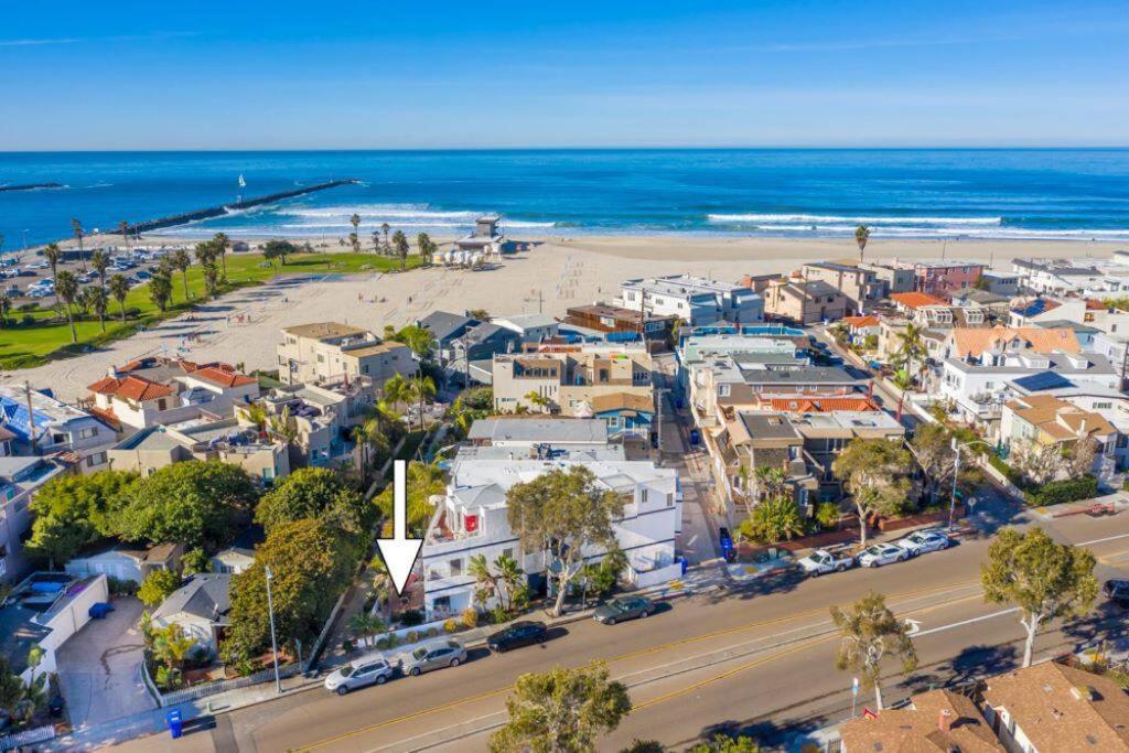 A bird's-eye view of Upscale Mission Beach Couples Getaway/Pet Friendly