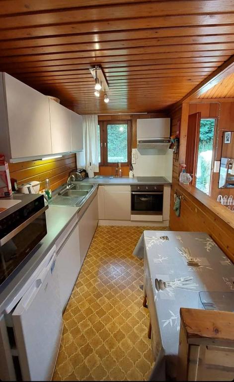 Kuchyň nebo kuchyňský kout v ubytování Chalet 172 - La Boverie