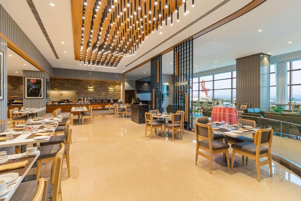 Restaurace v ubytování Radisson Hotel Nathdwara