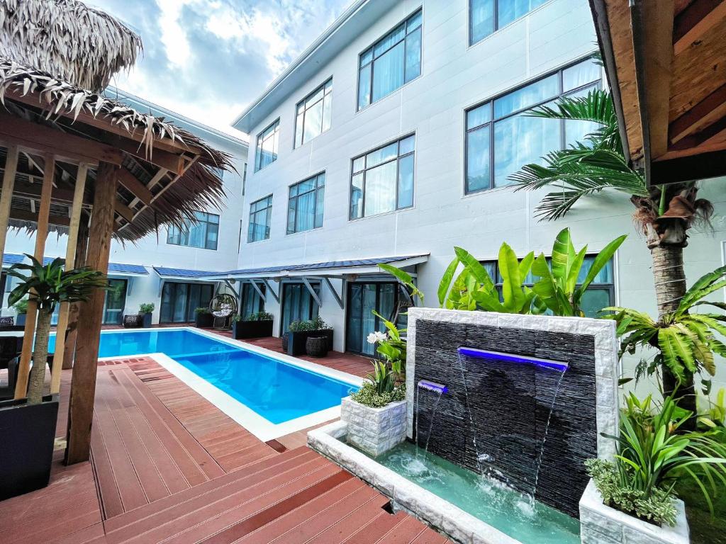 Bazén v ubytování Siargao Seasky Resort nebo v jeho okolí
