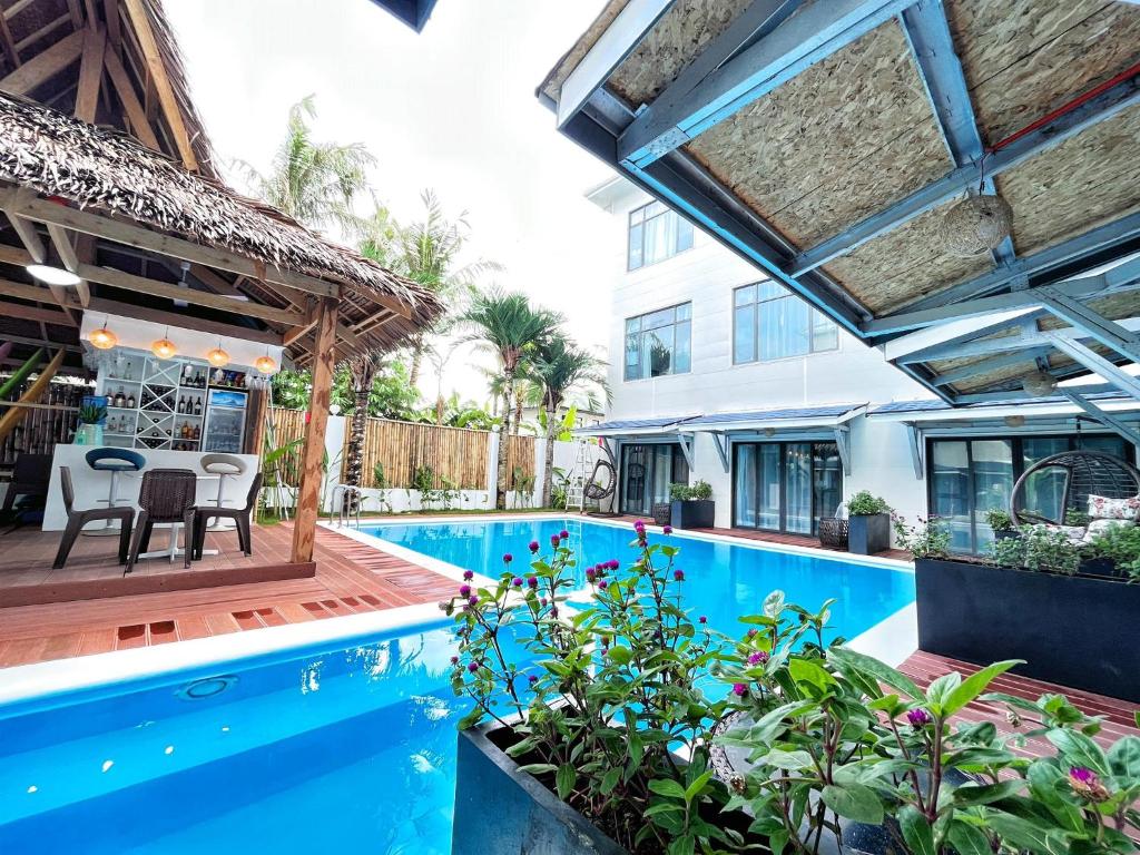 Bazén v ubytování Siargao Seasky Resort nebo v jeho okolí