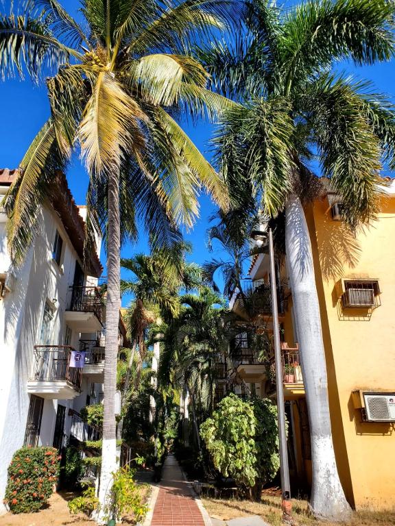 Royal Apartment Block Away From Beach, Mazatlán (updated prices 2024)