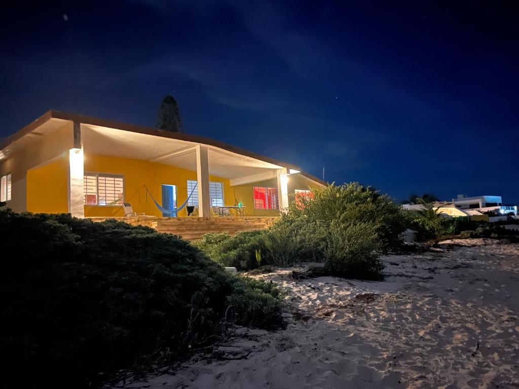 La Casa Amarilla Frente al Mar, Chelem – Precios actualizados 2024