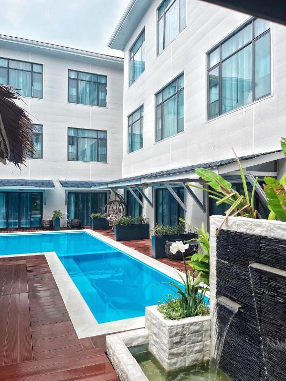 Bazén v ubytování Siargao Seasky Resort nebo v jeho okolí