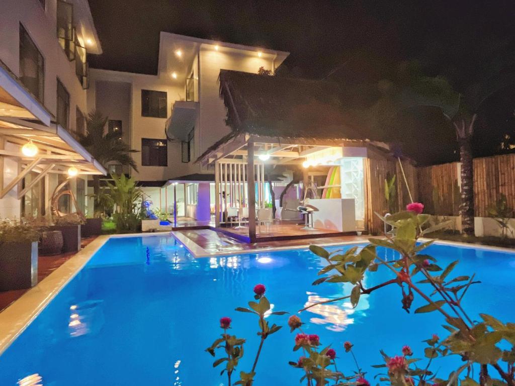 Bazén v ubytování Siargao Seasky Resort nebo v jeho okolí